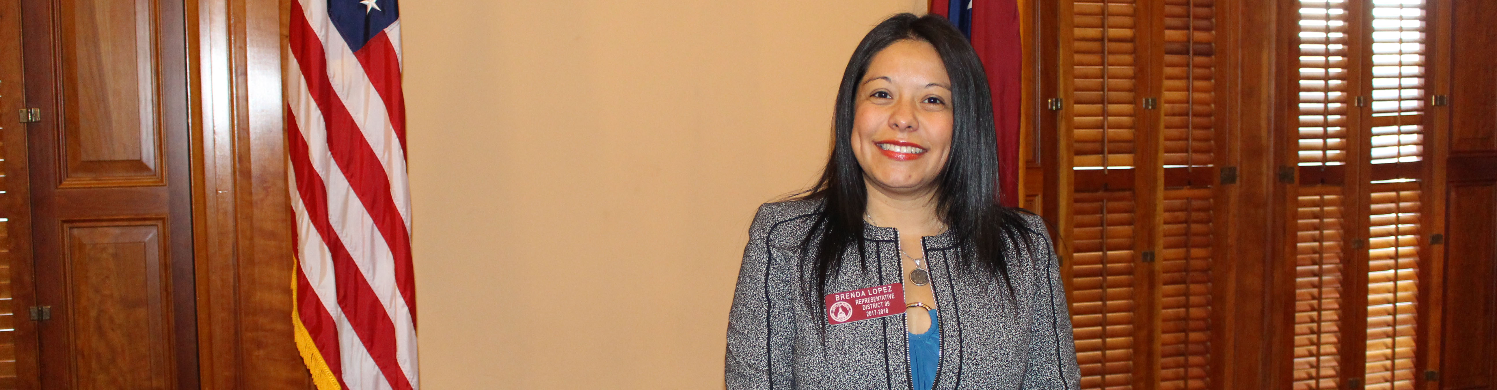  Latina anuncia carrera para el 7º Distrito Congresional
