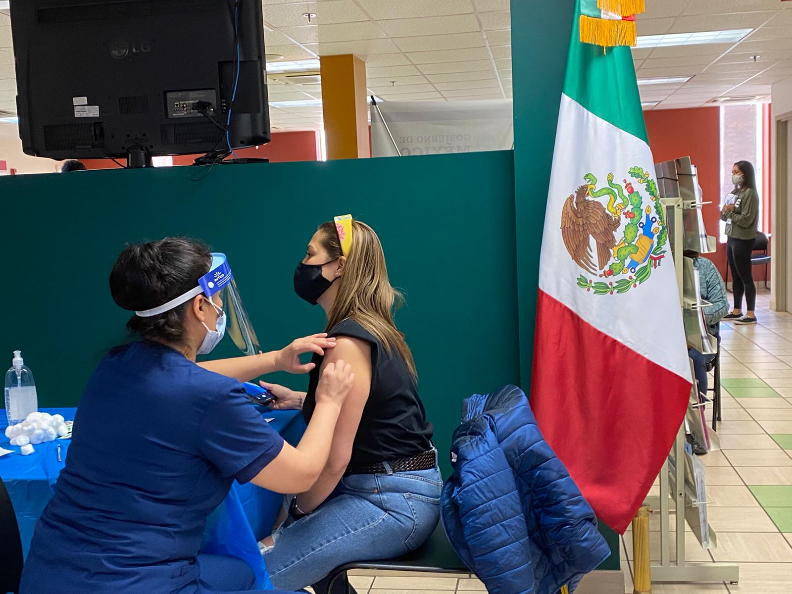  450 vacunados contra el COVID en el consulado mexicano en Atlanta