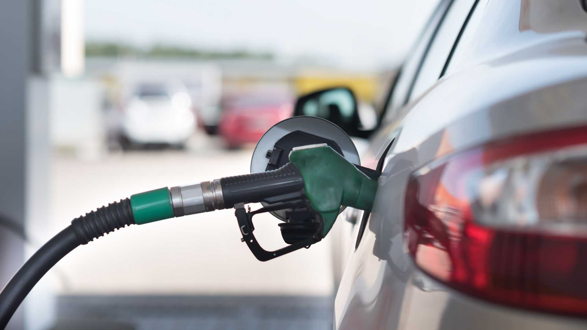  Bajan los precios de la gasolina en Georgia
