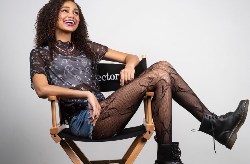 Izabela, de descendencia afroamericana, salvadoreña e italiana, es conocida por su papel principal en "Upside-Down Magic" y la serie "Amazing Stories". Es nativa de Flowery Branch, Georgia.
