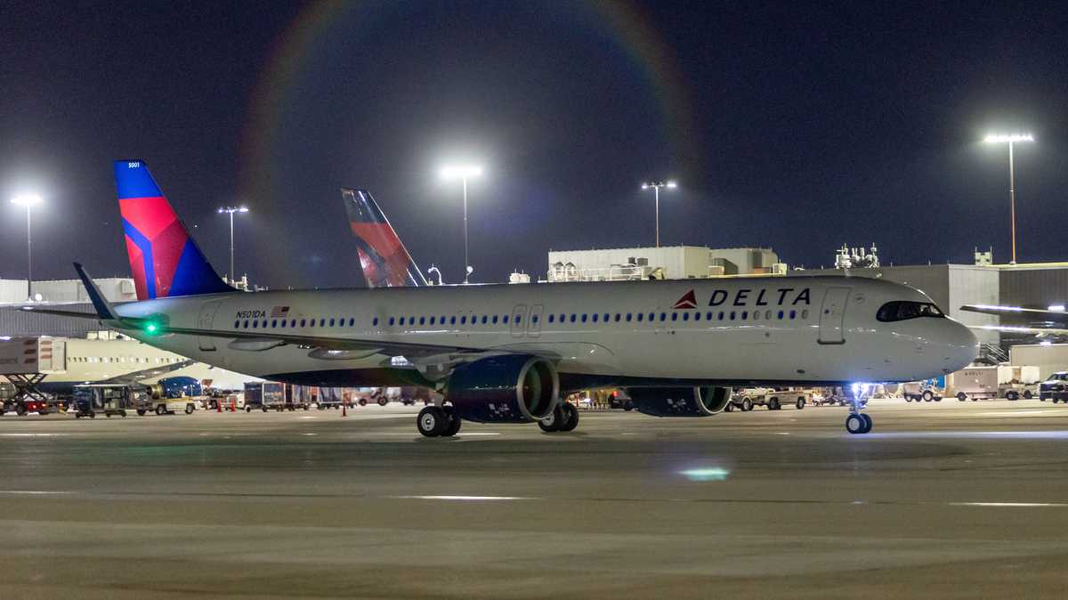 Fuerte diarrea de un pasajero hace retornar vuelo AtlantaBarcelona El