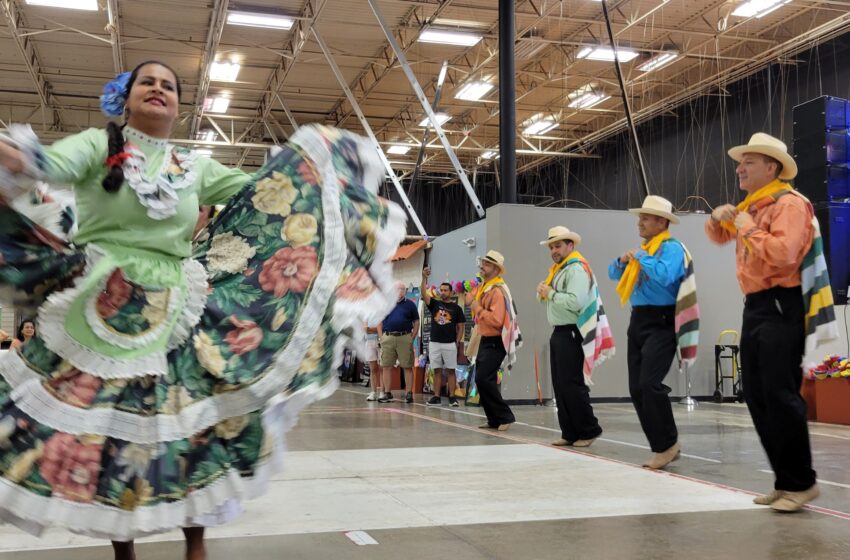  Los latinos son una comunidad feliz, dice informe