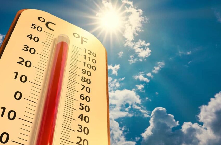 El calor extremo es especialmente peligroso para los estudiantes jóvenes, quienes son menos eficaces en la regulación de su temperatura corporal.